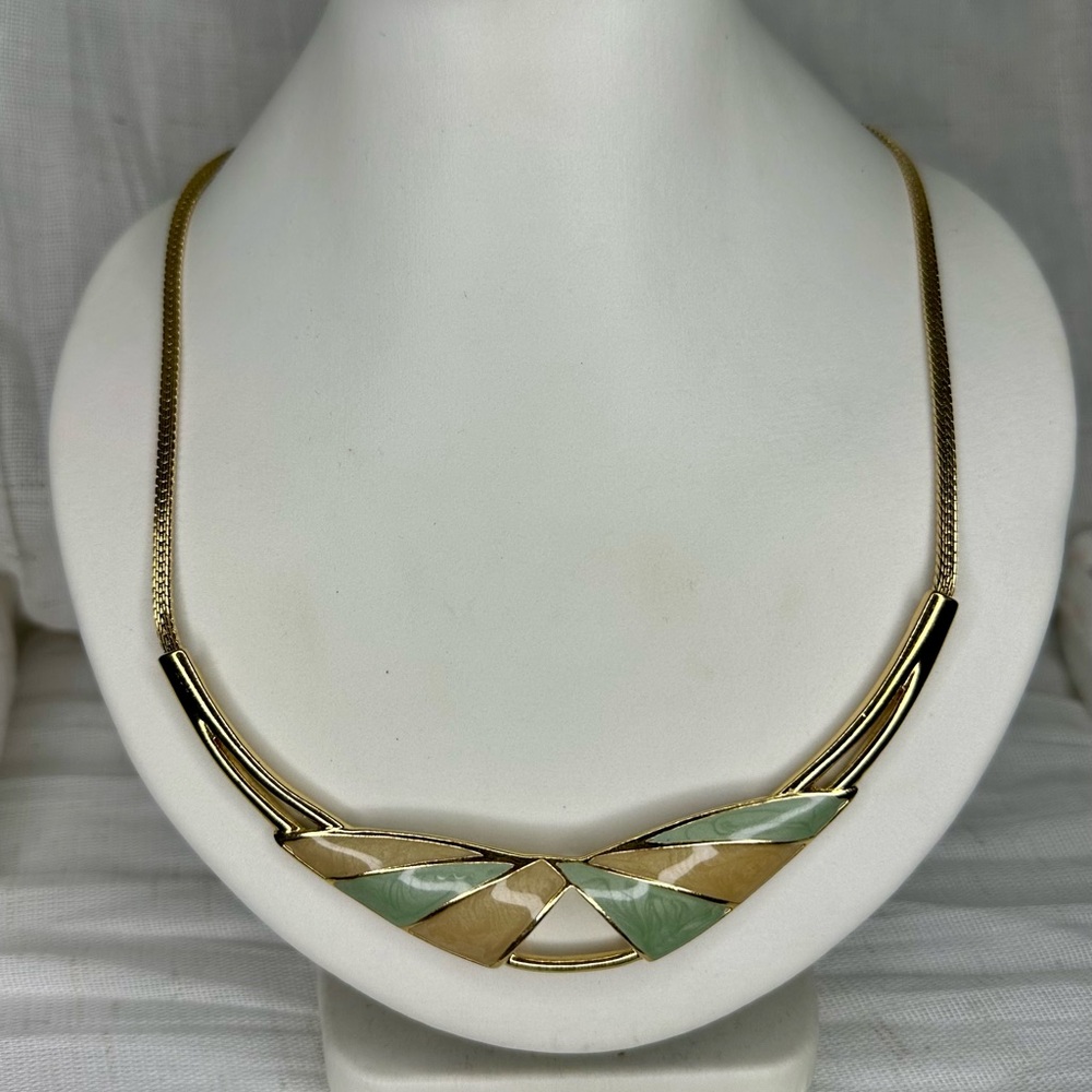 Vintage Trifari Gold Tone Rose Champagne Blue Choker Necklace